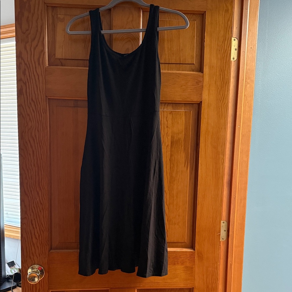 Olivia Rae Black Sleeveless Midi Dress
